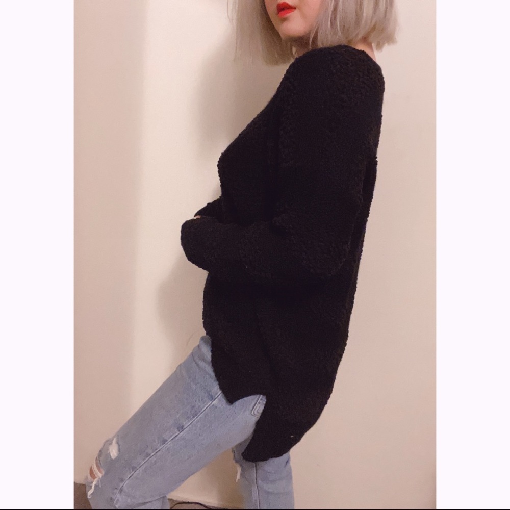 Cozy Black Knit Sweater Striped Dual Material - Picture 3 of 7